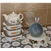 Image 1 : Kitchenware Lot with Floral Teapot, Baking Dishes, and Pitcher