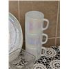 Image 6 : Iridescent Glass and Dinnerware Collection