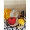 Image 5 : Kitchenware Lot with Knives, Cookware, and Tools