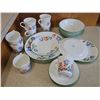 Image 1 : Corelle Tulip Pattern 20-Piece Dinnerware Set