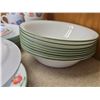 Image 4 : Corelle Tulip Pattern 20-Piece Dinnerware Set