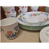 Image 7 : Corelle Tulip Pattern 20-Piece Dinnerware Set