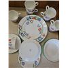 Image 8 : Corelle Tulip Pattern 20-Piece Dinnerware Set