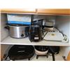 Image 1 : Small Kitchen Appliances and Cookware Lot