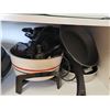 Image 5 : Small Kitchen Appliances and Cookware Lot