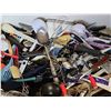 Image 1 : Large Mixed Lot Of Kitchen Utensils And Gadgets