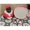 Image 4 : Black Americana Mammy Cookie Jar and Salt & Pepper Shakers