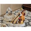 Image 3 : Porcelain Figurines and Gilded Tea Set Collection