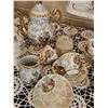 Image 5 : Porcelain Figurines and Gilded Tea Set Collection
