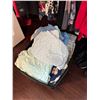 Image 4 : Large Mixed Women's Clothing and Footwear Lot
