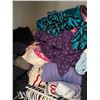 Image 5 : Large Mixed Women's Clothing and Footwear Lot