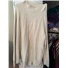 Image 9 : Large Mixed Women's Clothing and Footwear Lot