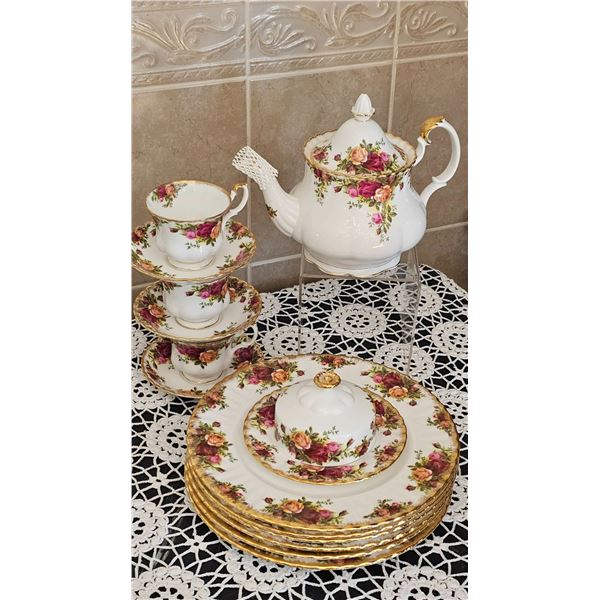Royal Albert Old Country Roses Bone China Tea Set
