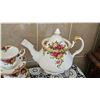 Image 2 : Royal Albert Old Country Roses Bone China Tea Set