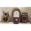 Image 1 : 3 Clocks: Bulova Wall Clock and 2 Raccoon Motif Quartz Clocks