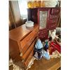 Image 4 : Vanity Decor, Perfume Bottles, and Desk Fan Collection