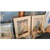 Image 2 : Women's Handbags and Framed Art Prints Collection