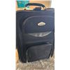 Image 2 : 4 Assorted Travel Suitcases Cambridge and Turin