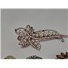 Image 5 : Rhinestone and Faux Pearl Brooch and Clip-On Earrings Lot