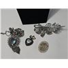Image 6 : Costume Jewellery Necklaces and Brooches