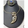 Image 5 : Costume Jewellery Necklaces and Brooches Lot