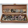 Image 1 : Costume Jewellery Earrings lot in Wooden Box