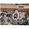 Image 3 : Costume Jewellery Earrings lot in Wooden Box