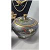 Image 6 : Costume Jewellery, Eyeglasses, Purses, and Lidded Bowl