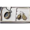 Image 5 : Cameo Necklace and Earring Set in Black Jewelry Box