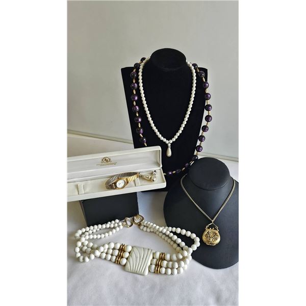 Jewellery Including Richelieu Pearls, Watches, and Pendant