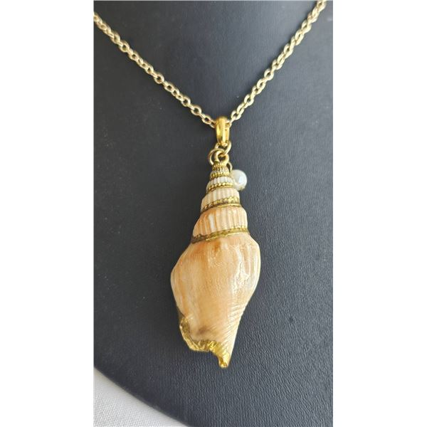 Mathey-Tissot Quartz Watch, Shell Jewelry Set, Imari Perfume