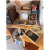 Image 5 : Garage Lot With Desk, Chair, Decor and Vintage Microwave