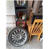 Image 7 : Garage Lot With Desk, Chair, Decor and Vintage Microwave