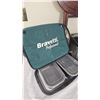 Image 2 : Bravetti Professional Slow Cooker with Carry Bag and Oval Accent Table