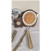 Image 2 : 5 Decorative Clocks and 3 Collector Plates