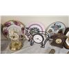 Image 3 : 5 Decorative Clocks and 3 Collector Plates