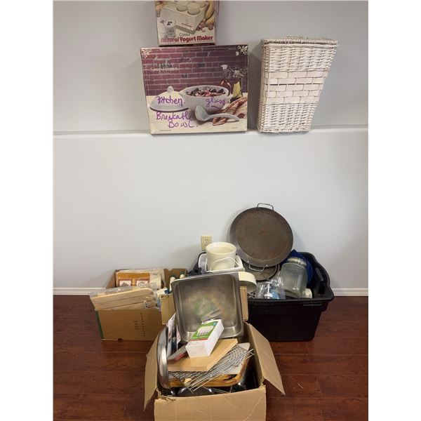 Mystery Lot With Natural Yogurt Maker, Italian Soup Tureen, Basket