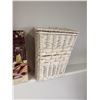 Image 3 : Mystery Lot With Natural Yogurt Maker, Italian Soup Tureen, Basket