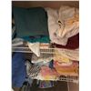 Image 3 : Linens and Towels Lot Multiple Sizes