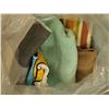 Image 4 : Fleece Throw Blankets and Pillow