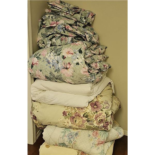 Floral Comforters and Quilts Lot