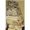 Image 1 : Floral Comforters and Quilts Lot