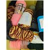 Image 2 : Yarn, Accessories and Knitting Tools