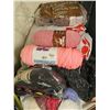 Image 3 : Yarn, Accessories and Knitting Tools