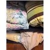 Image 2 : Comforters, Quilts, and Electric Blanket Lot