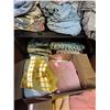 Image 3 : Linens and Towels Lot