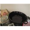 Image 5 : Bread Bowl,Glass Jars, Doll, Utensils, Starfrit Apple Peeler