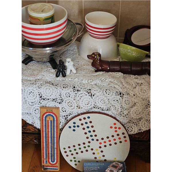 Kitchenware: Mixing Bowls, Colander, Pyrex, Game Boards