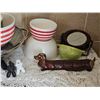 Image 3 : Kitchenware: Mixing Bowls, Colander, Pyrex, Game Boards