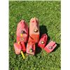 Image 2 : 6 Red Plastic Gasoline Fuel Containers